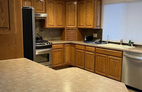 South Gateway House | Beautiful home with big back yard