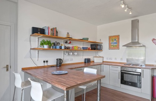Porthtowan House | Beautiful Home with Sea Views & Parking