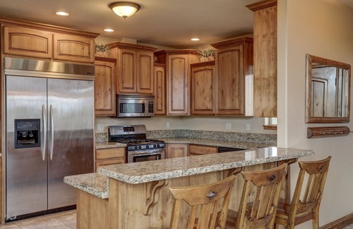 Zion National Park East Entrance Cabin | Beautiful home with lots of room. Large deck and amazing hot tub.