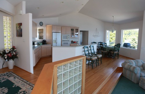 Port Ludlow House | Beautiful Hood Canal Home at the Water's Edge-Sweeping Views and Sandy Beach