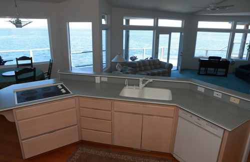 Port Ludlow House | Beautiful Hood Canal Home at the Water's Edge-Sweeping Views and Sandy Beach