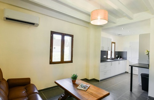 Lacapelle-Marival House | Beautiful house on holiday park with pool