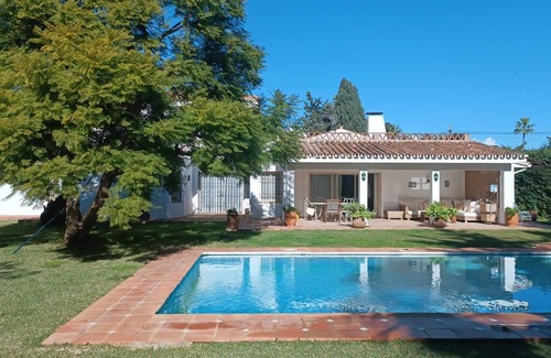 New Golden Mile Ski Chalet | BEAUTIFUL HOUSE 5 MINUTES WALKING FROM THE BEACH