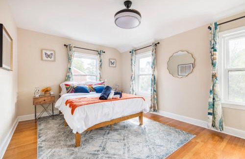 Arlington House | Beautiful House 9 Beds King Bed 3 Baths Family Friendly