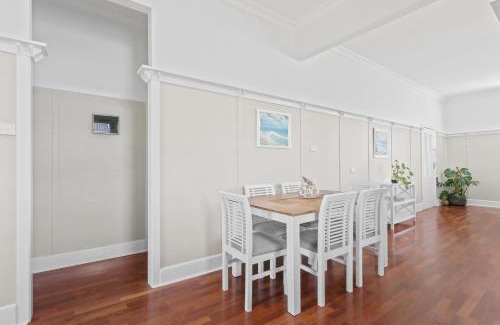 Lakes Entrance House | Beautiful House - Central Location - Near Beach