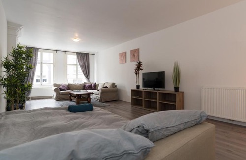 Burgwallen Nieuwe Zijde House | Beautiful House next to Dam Square!