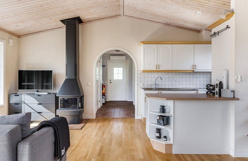 Knutby House | Beautiful house next to Burvik Golf of a high standard with a lake view | SE13010