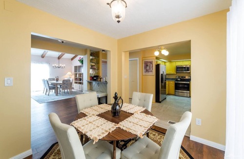 Bear Canyon House | Beautiful House of Kachinas near Starbucks and Whole Foods