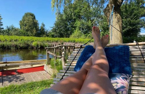Aalsmeer House | Beautiful house on an island near Amsterdam