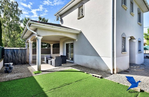 Jons House | Beautiful house-St Exupéry-Viarhona-T3- Pets allowed