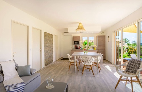 Berlou House | Beautiful house, view, in the countryside in the Midi sun, spas, swimming pool, parking