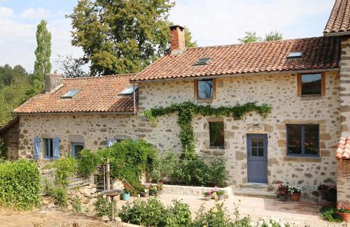 Busserolles House | Beautiful house with pool and spa in Dordogne 3 bedrooms