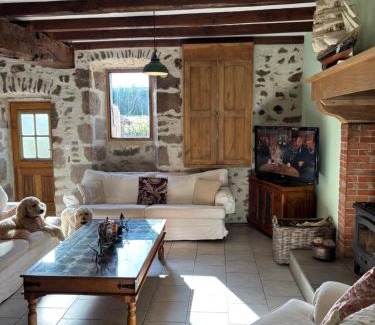 Busserolles House | Beautiful house with pool and spa in Dordogne 3 bedrooms