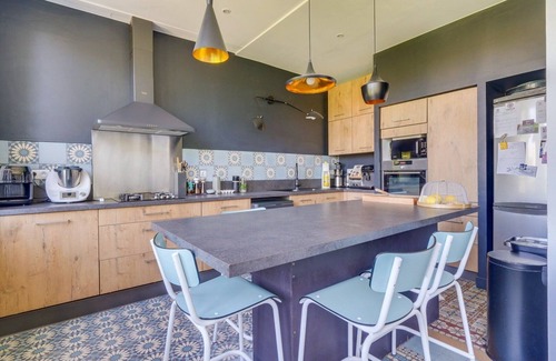 Grand Parc-Paul Doumer House | Beautiful house with pool and garden