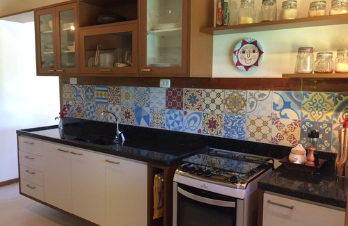 Garapua House | BEAUTIFUL HOUSE WITH TROPICAL GARDEN IN GARAPUÁ