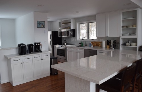 Hunter House | Beautiful Hunter Mountain Four Season House-Hot Tub, Bar Room, Gym, Views