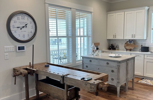 Fairhope House | Beautiful, impeccably clean bayfront home with private dock.