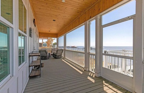 Fairhope House | Beautiful, impeccably clean bayfront home with private dock.