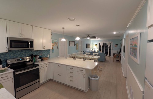Sunset Beach House | Beautiful Island Beach Home 2 MINS WALK to The Beach