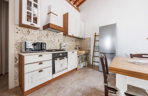Colle di Val d'Elsa Villa | Beautiful private villa with WIFI, private pool, A/C, TV and pets allowed, close to San Gimignano
