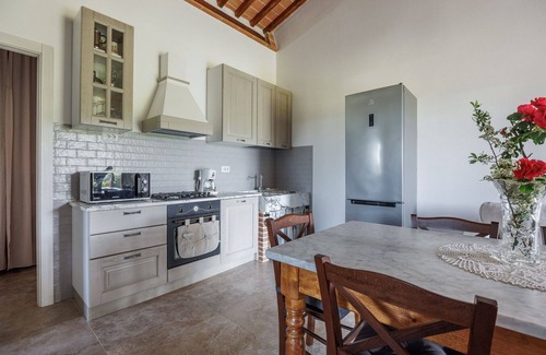Colle di Val d'Elsa Villa | Beautiful private villa with WIFI, private pool, A/C, TV and pets allowed, close to San Gimignano