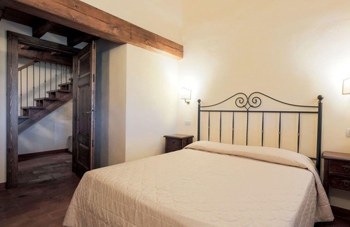 San Benedetto di Lugana Apartment | Beautiful apartment for 6 guests with pool, WIFI, A/C, TV, patio, panoramic view and parking