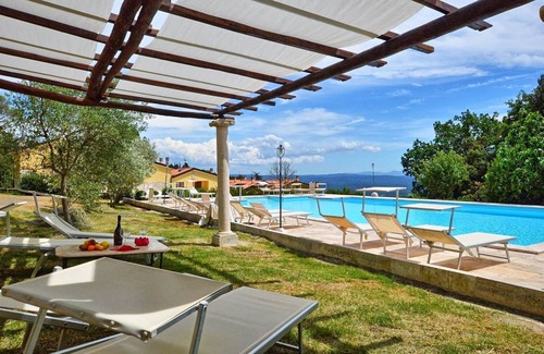 Monteverdi Marittimo Apartment | Beautiful apartment for 6 people with pool and parking