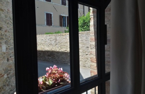 San Giovanni d'Asso House | Beautiful private villa with A/C, WIFI, private pool, TV, patio, panoramic view, close to Montalcino