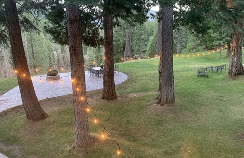 Johnsville House | Beautiful Johnsville Cabin- Minutes from Graeagle