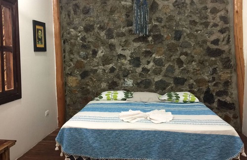 El Gigante House | Beautiful Jungle Casa , walking distance to beach & town