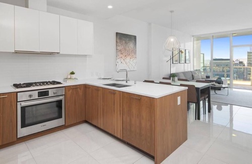 Downtown Los Angeles House | Beautiful Junior Two Bedroom Suite in DTLA