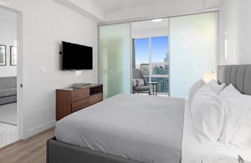 Downtown Los Angeles House | Beautiful Junior Two Bedroom Suite in DTLA