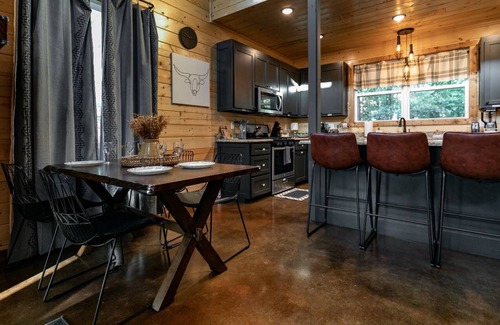 Broken Bow Cabin | Beautiful Karma - Broken Bow/Hochatown - 2Bd