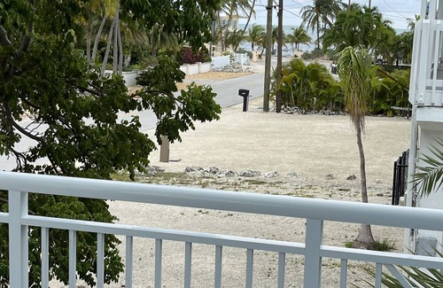 Lime Grove Estates House | Beautiful key largo home with ocean views,very large living room