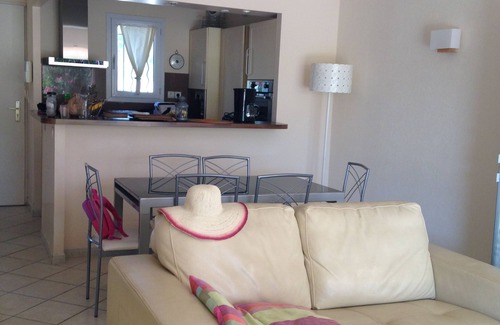 La Londe-les-Maures Apartment | Beautiful luxury apartment with garden 250m from the beach, ideal for families