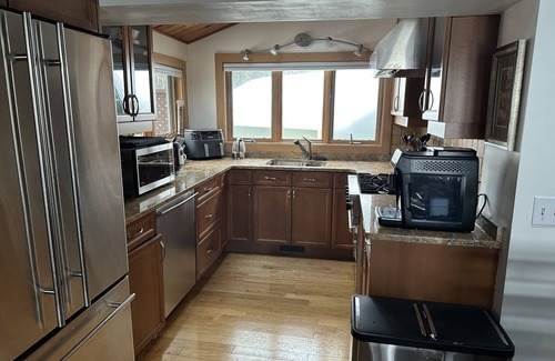 Craigleith Ski Chalet | Beautiful Lake View Chalet Blue Mountains