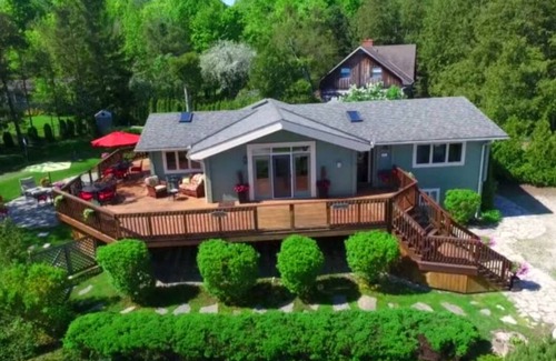 Craigleith Ski Chalet | Beautiful Lake View Chalet Blue Mountains