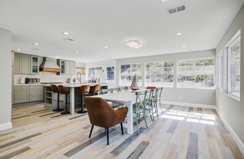 La Jolla Heights House | Beautiful La Jolla, Walk to Beach, Dog Friendly, HotTub, Fire Pit, Huge Deck,