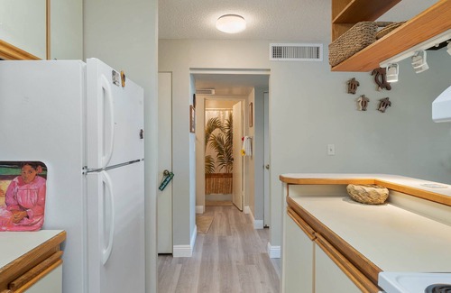 Kailua-Kona Condo | Beautiful Lagoon Front Condo with Amazing Ocean Views! - Hale Kona Kai 211
