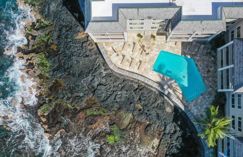 Kailua-Kona Condo | Beautiful Lagoon Front Condo with Amazing Ocean Views! - Hale Kona Kai 211