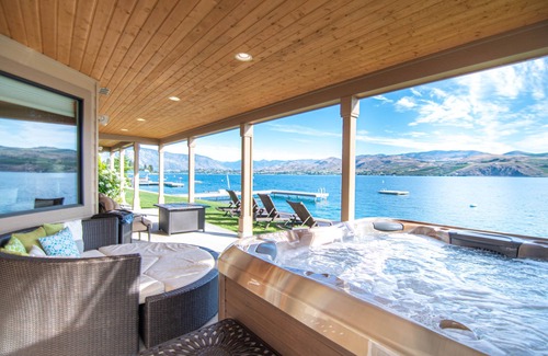 Chelan House | Beautiful Lake Chelan Luxury Waterfront Home with Private Dock and Boat Lift!