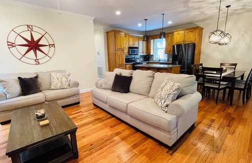 Dadeville House | Beautiful Lake Martin vacation home with private dock, kayaks neighborhood pool!