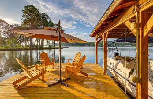 Milledgeville House | Beautiful Lake Sinclair Retreat with Dock and Deck!