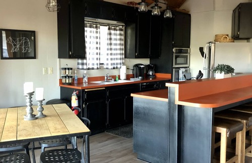 Big Bear Lake Cabin | BEAUTIFUL LAKE VIEW, 5min walk to Village!