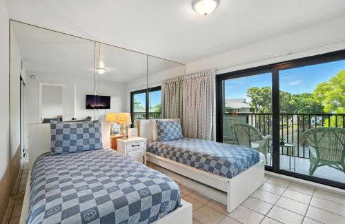 Park Shore House | Beautiful Lake Views- Walk to Amenities