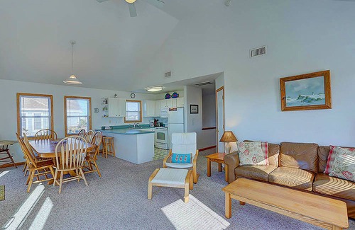 Avon House | Beautiful Lakefront Beach Property - 5 Min Walk to the Ocean