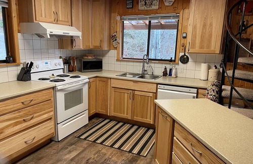 Okanagan-Similkameen Cabin | Beautiful Lakefront Cabin on Osprey Lake