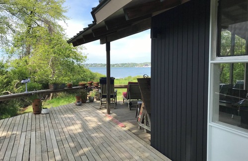 Montauk House | Beautiful Lakefront House with Water Access