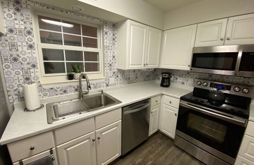 Lakeland Condo | Beautiful Lakefront Condo. Best location on the lake. 5 min Uber from main strip