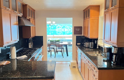 East Lake Hills House | Beautiful Lakeview house, centrally located